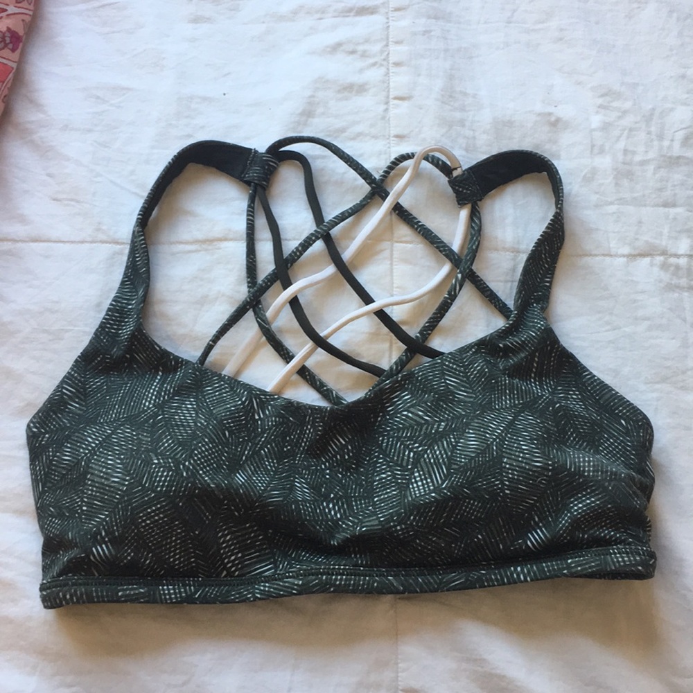 Lululemon free to be zen sports bra olive  size 6